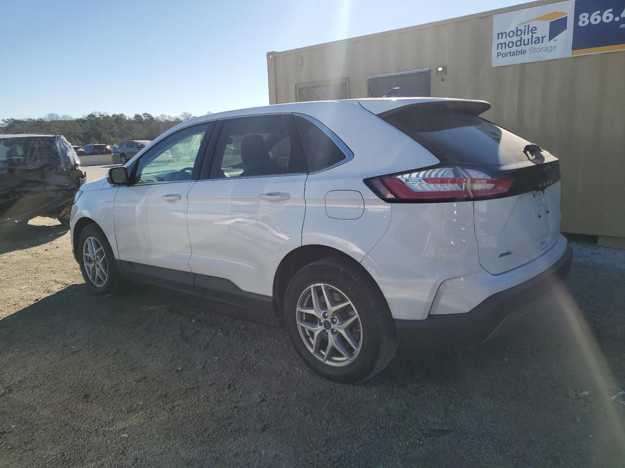 2022 Ford Edge - Image 2