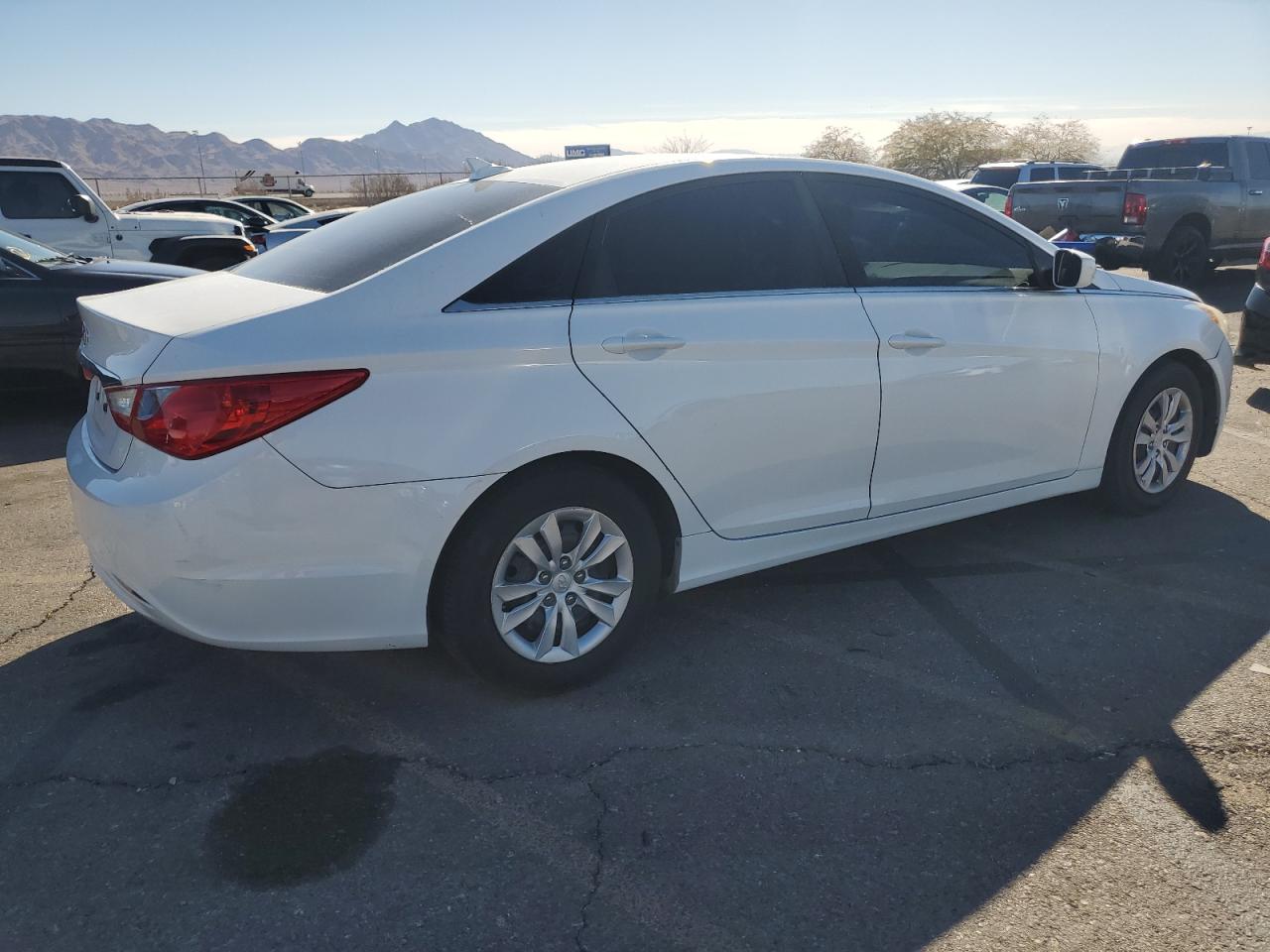 2011 Hyundai Sonata - Image 3