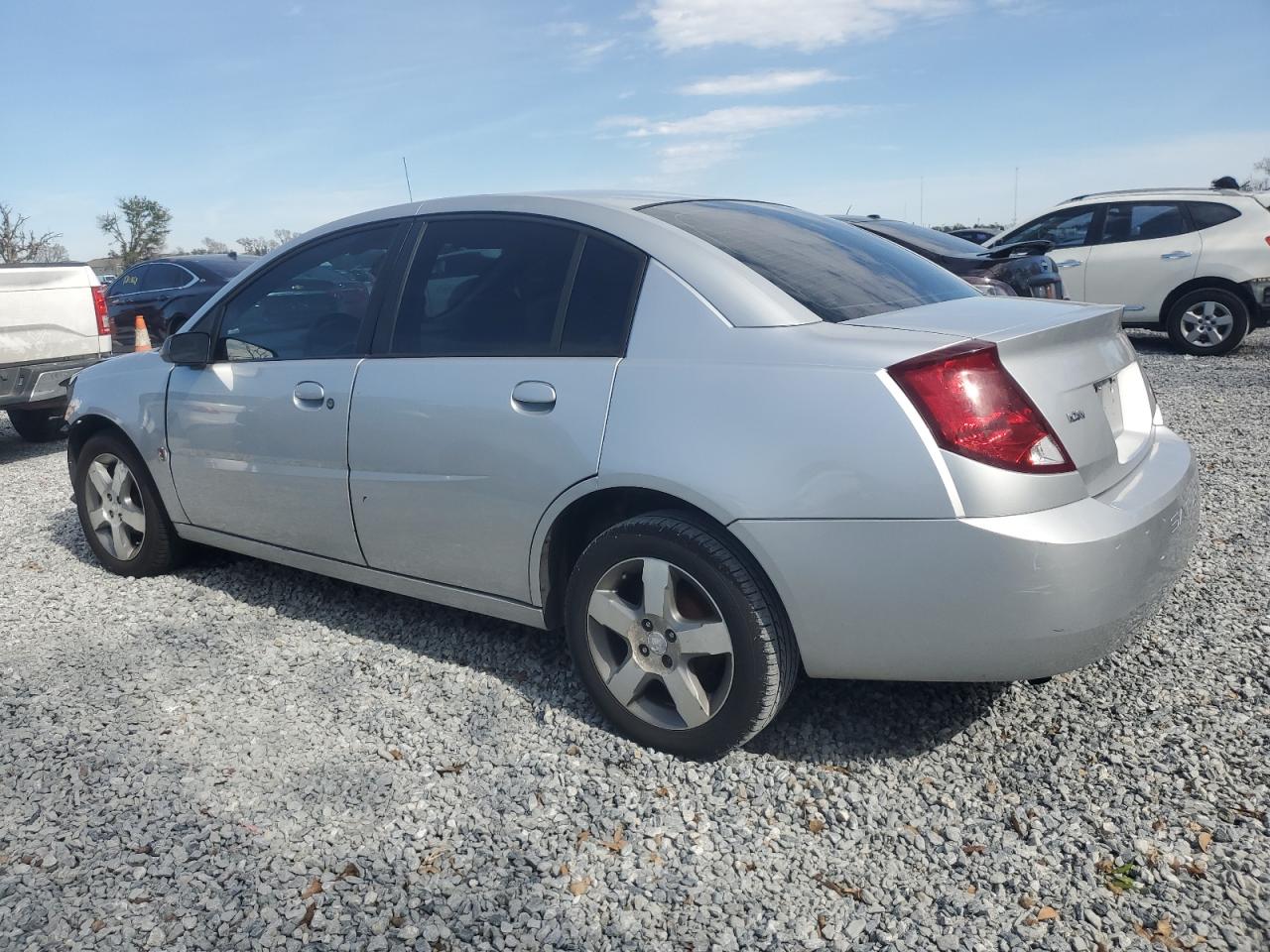 2007 Saturn ION - Image 2