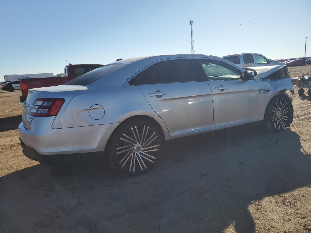 2019 Ford Taurus - Image 3
