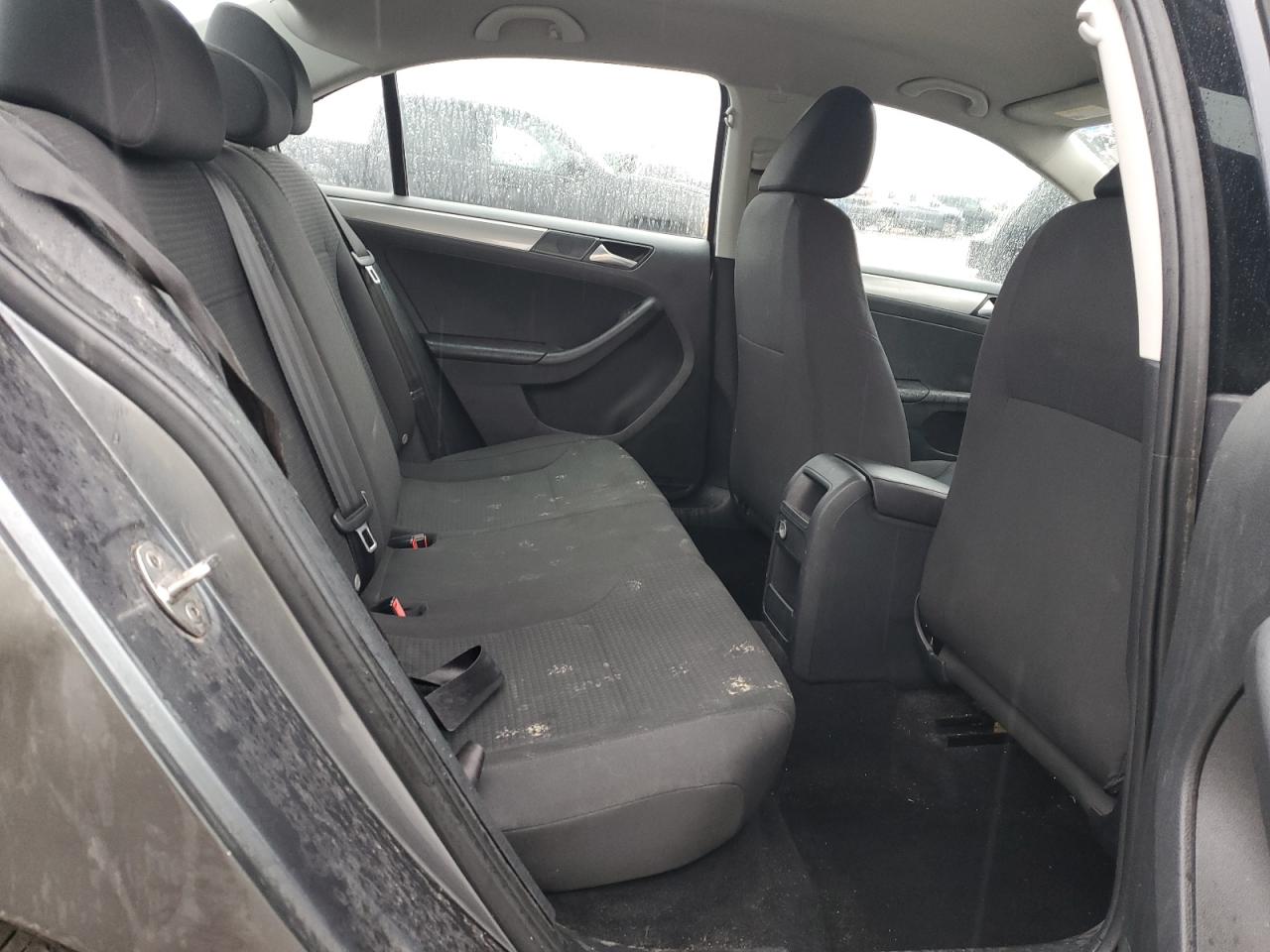 2015 Volkswagen Jetta - Image 10