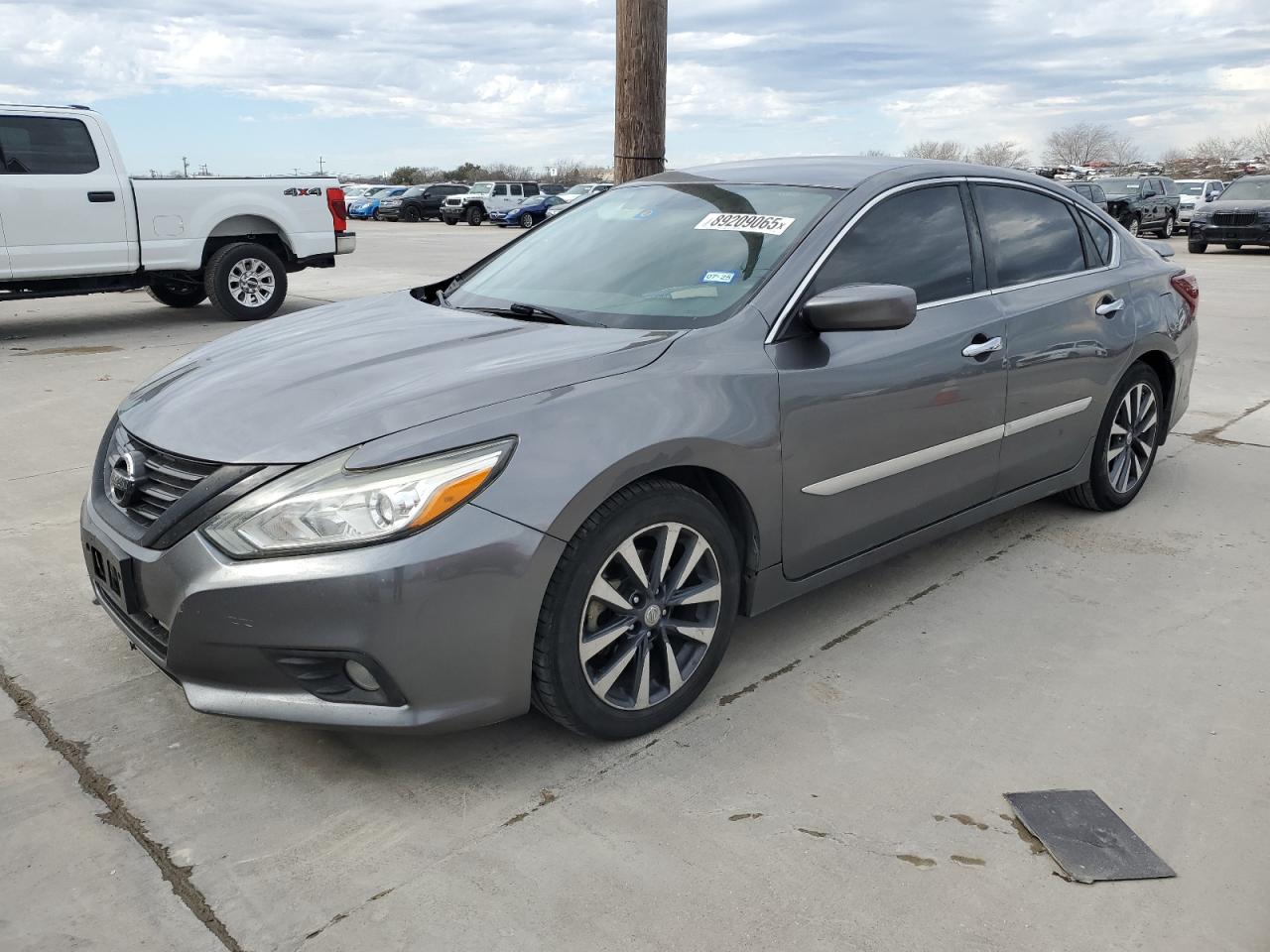 2016 Nissan Altima - Image 1