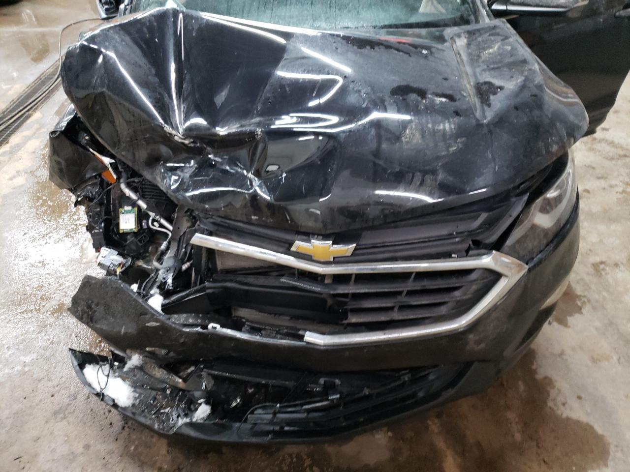 2GNAXUEV8K6233668 CHEVROLET EQUINOX 2019