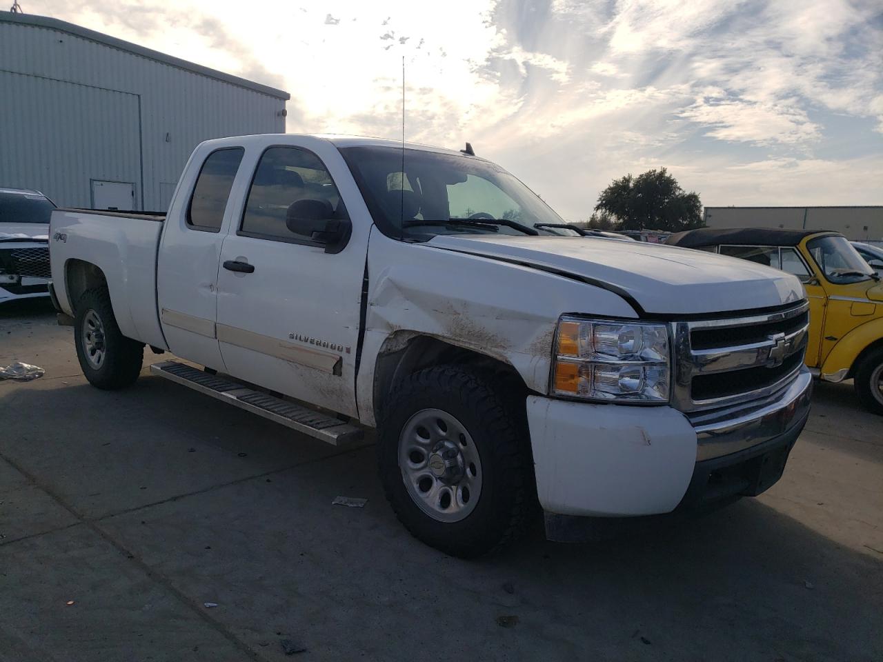 2007 Chevrolet Silverado - Image 4