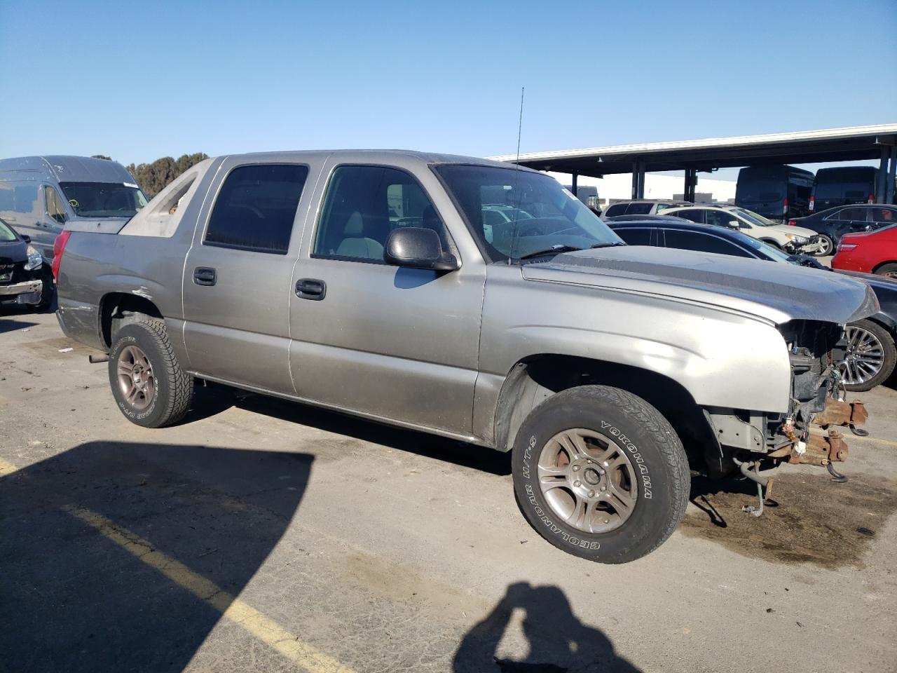 2003 Chevrolet Avalanche - Image 4