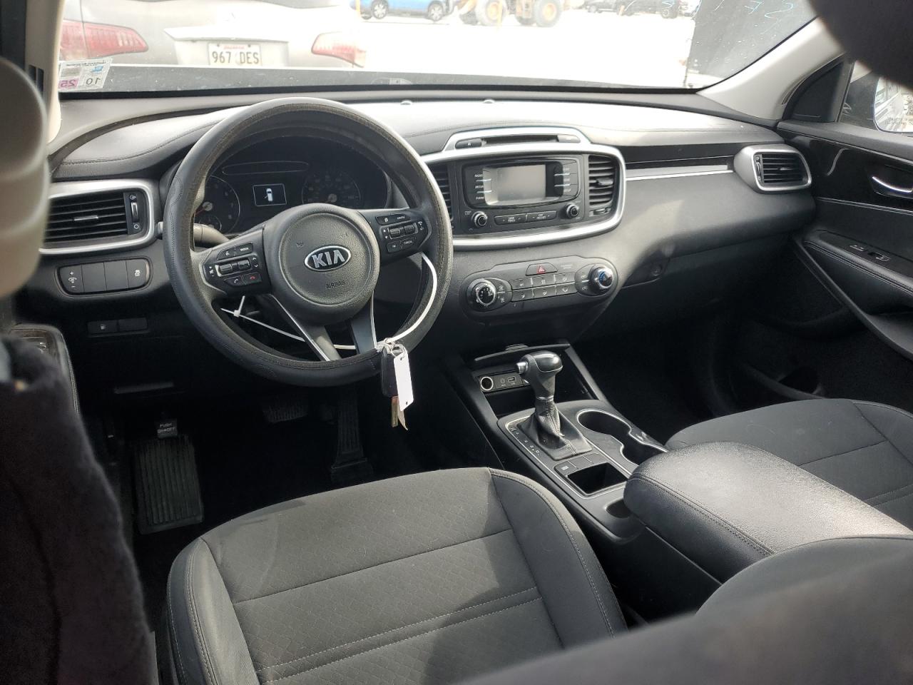 2017 Kia Sorento - Image 8