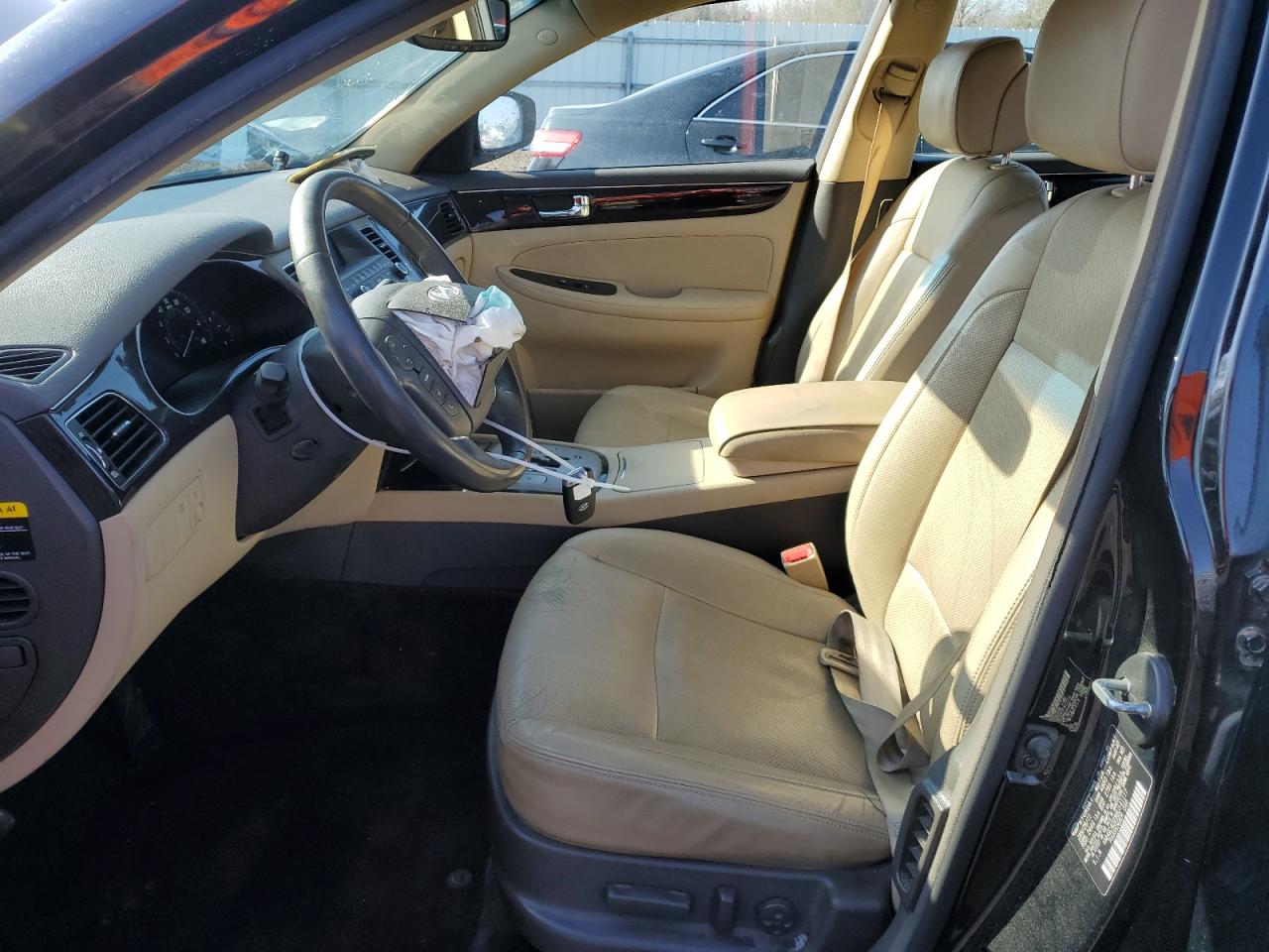 2011 Hyundai Genesis - Image 7