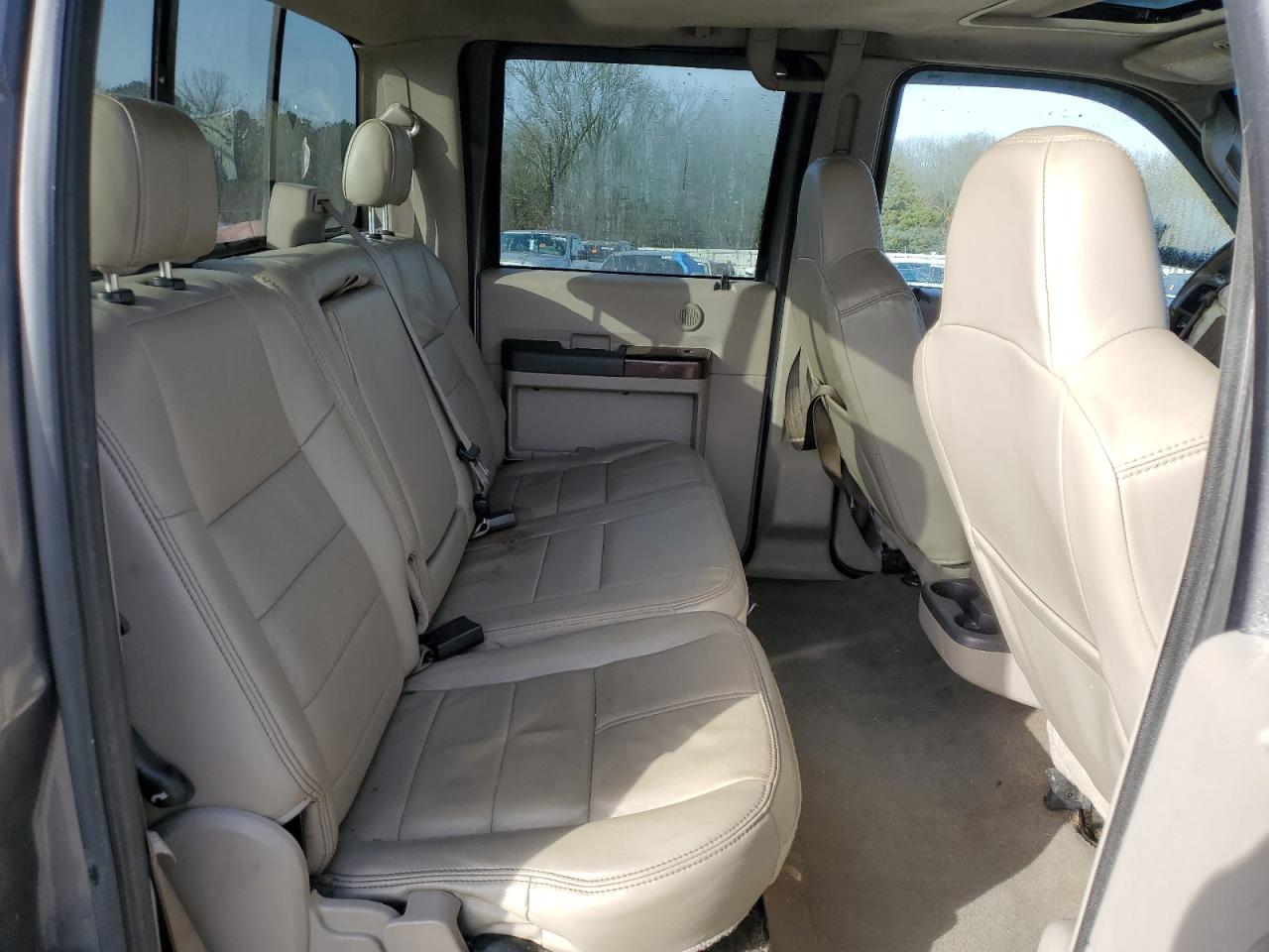 2009 Ford F350 - Image 11