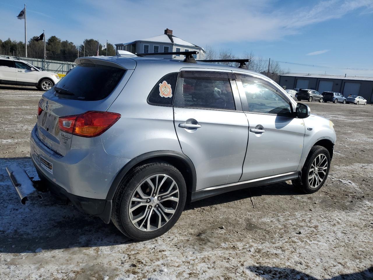2017 Mitsubishi Outlander - Image 3