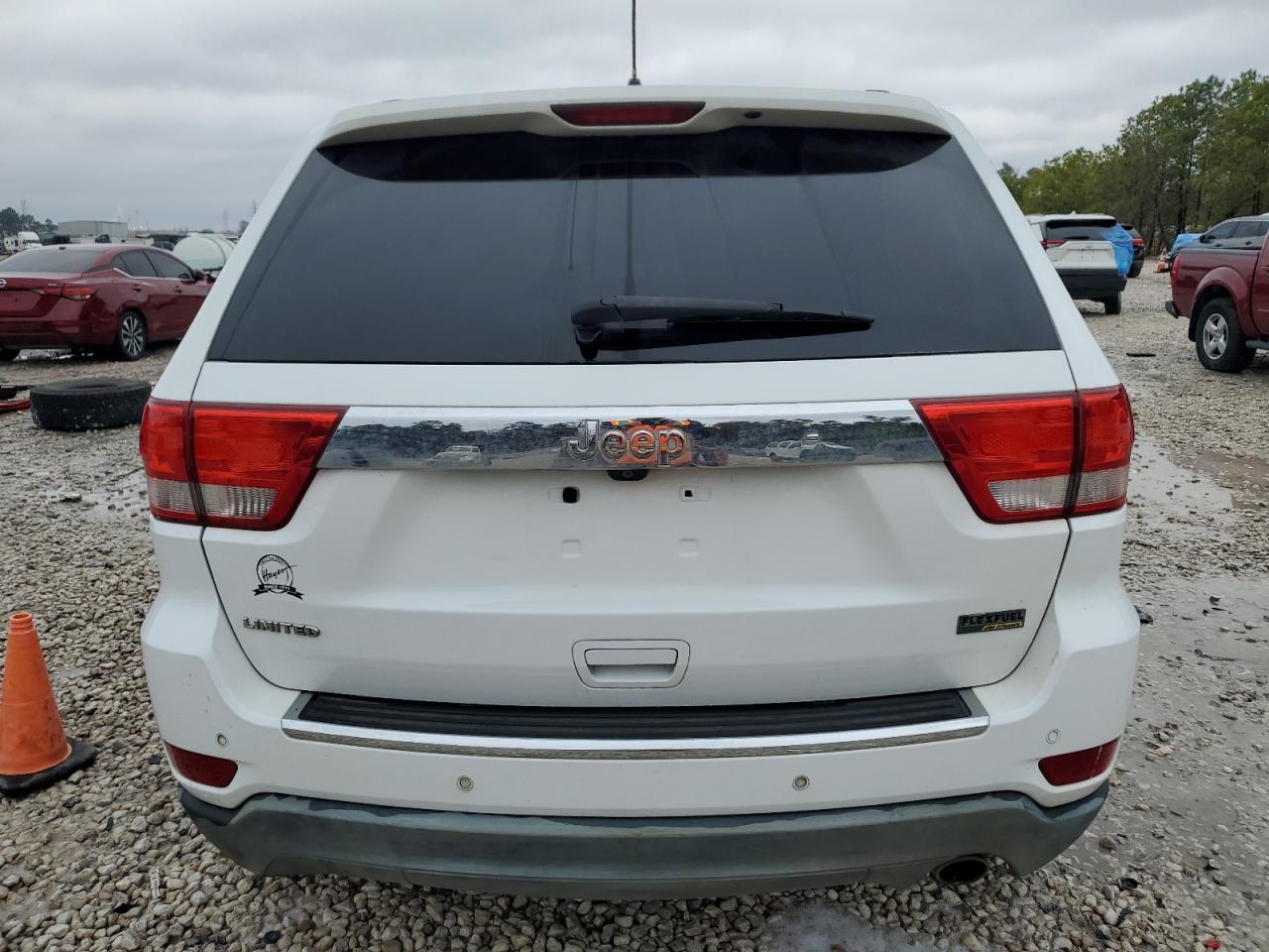 2013 Jeep Grand Cherokee - Image 6