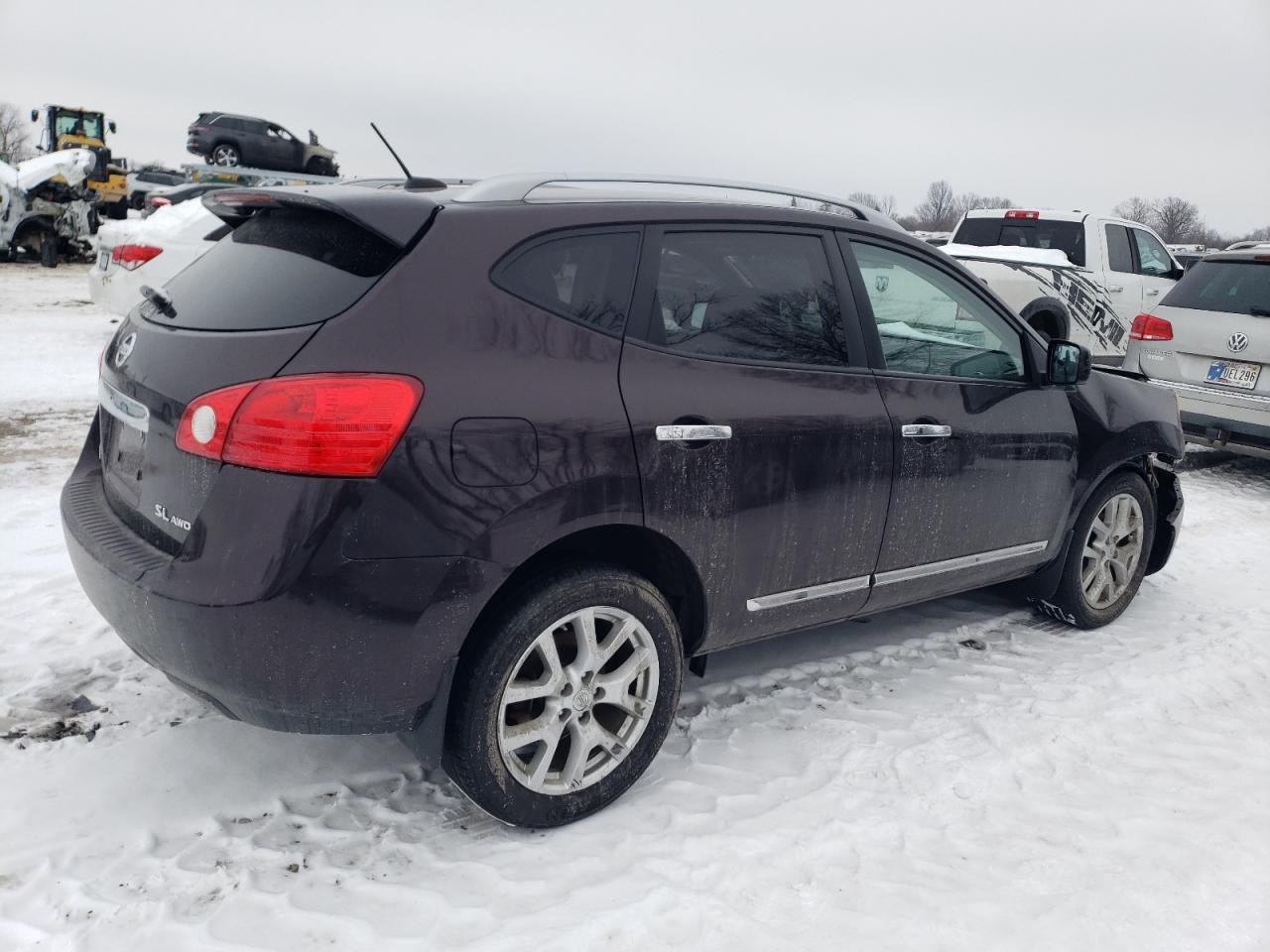 2011 Nissan Rogue - Image 3