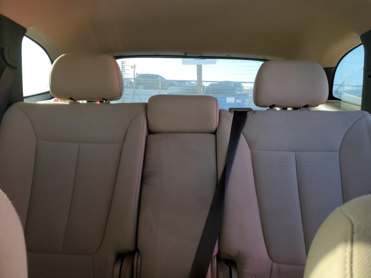 2012 Hyundai Santa Fe - Image 10