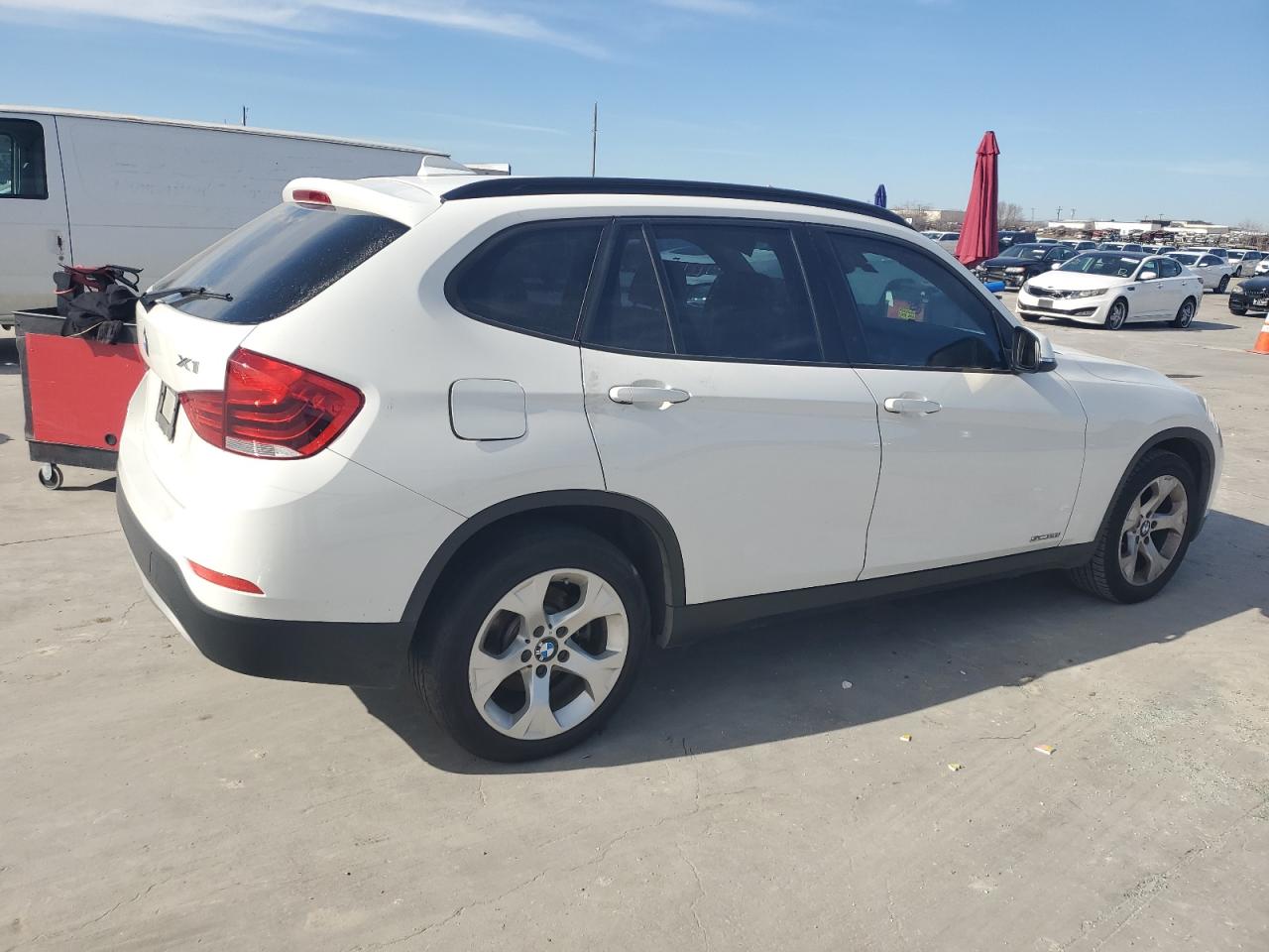 VIN WBAVM1C50DVW44224 2013 BMW X1 no.3