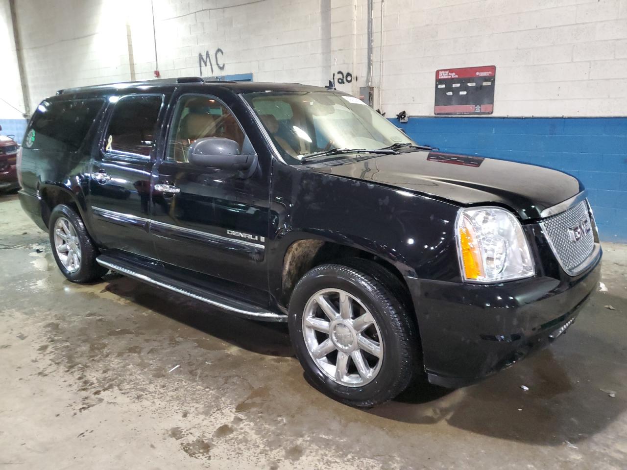 2008 GMC Yukon - Image 4