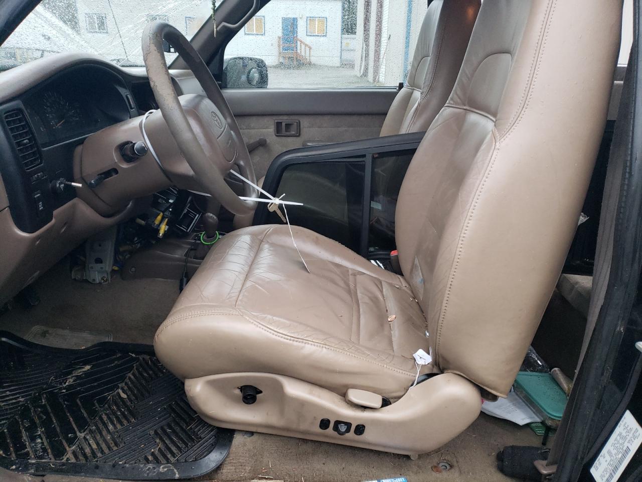 2000 Toyota Tacoma - Image 7