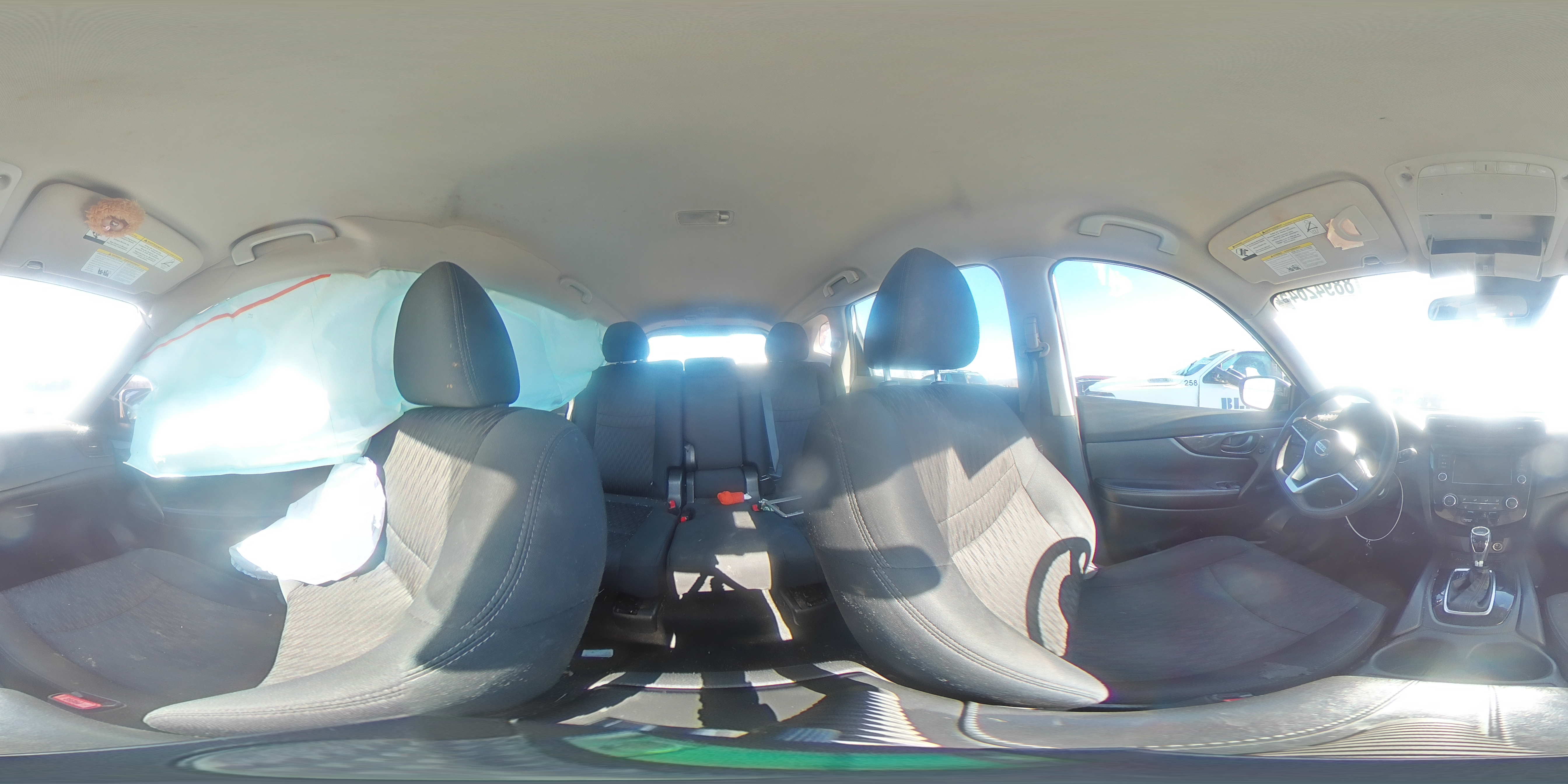2019 Nissan Rogue - Image 12