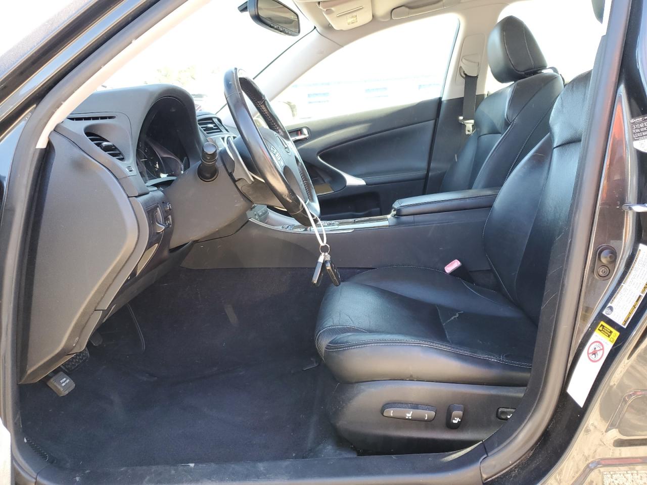 2010 Lexus IS - Image 7