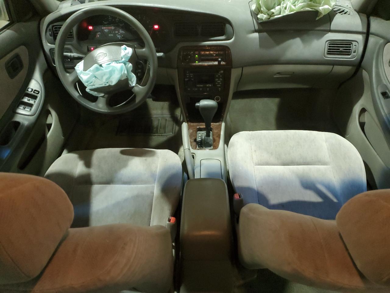 1999 Nissan Altima - Image 8