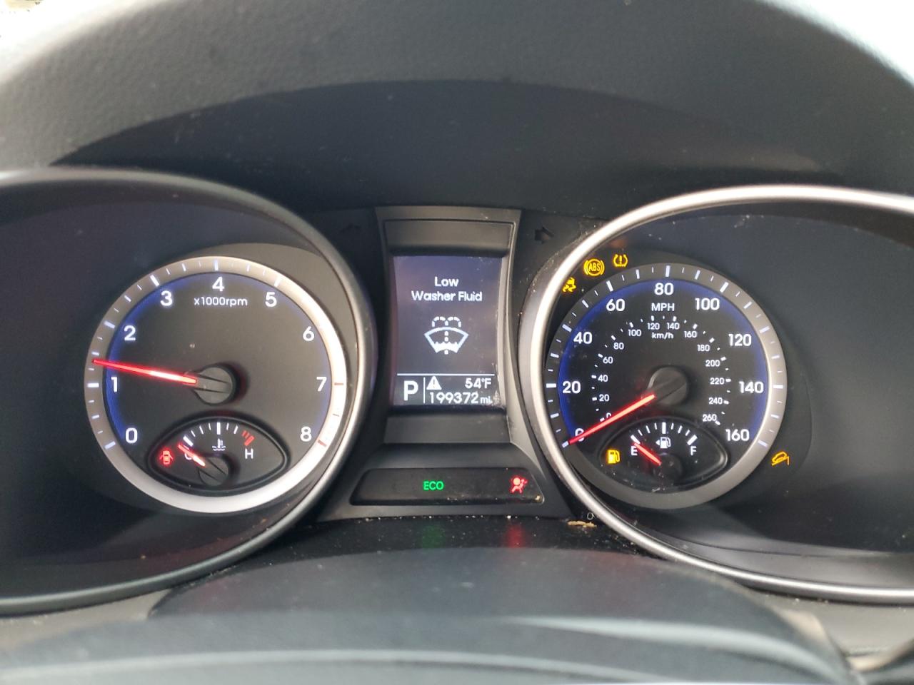 2016 Hyundai Santa Fe - Image 9