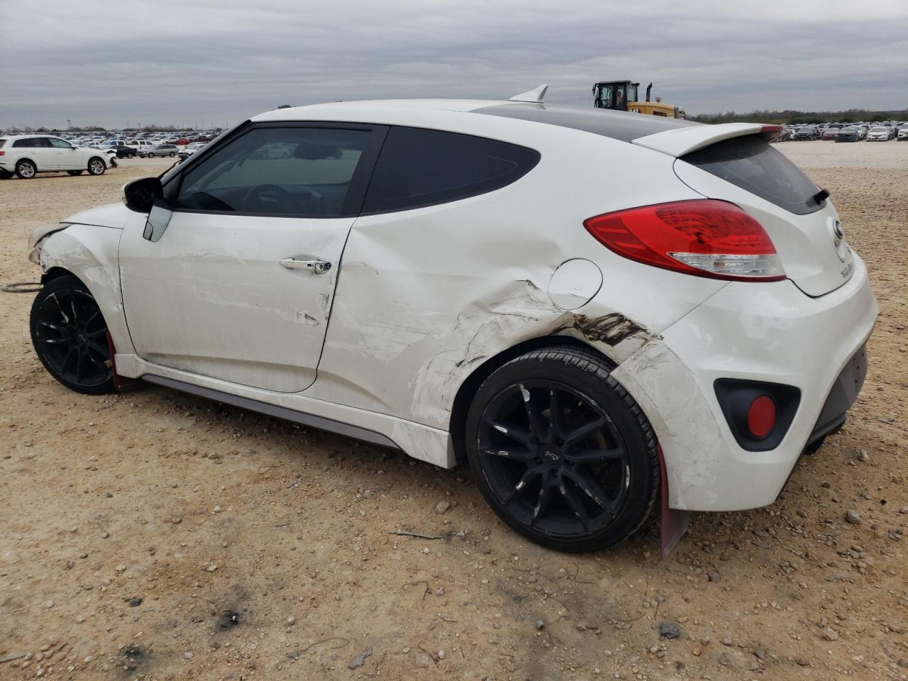 2016 Hyundai Veloster - Image 2