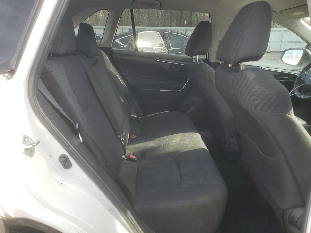 2020 Toyota RAV 4 - Image 11