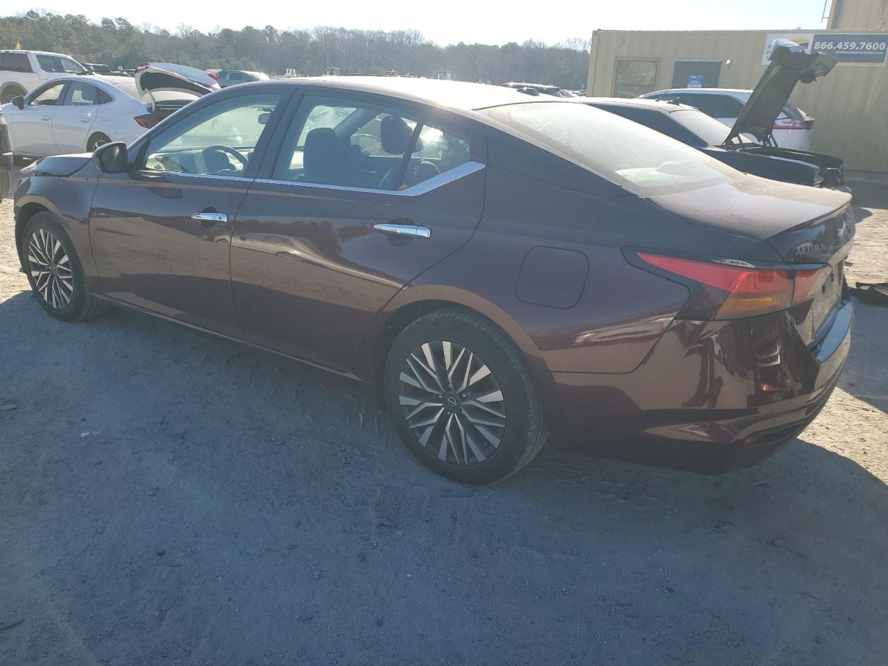 2024 Nissan Altima - Image 2