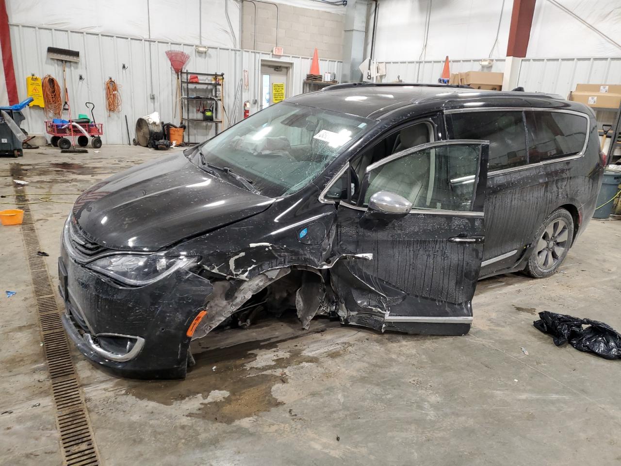 2019 Chrysler Pacifica - Image 1