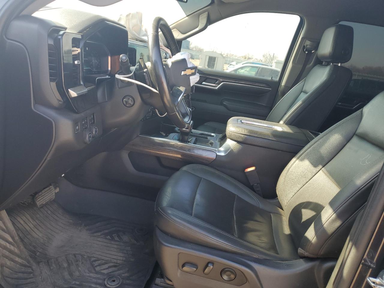 2022 Chevrolet Silverado - Image 7