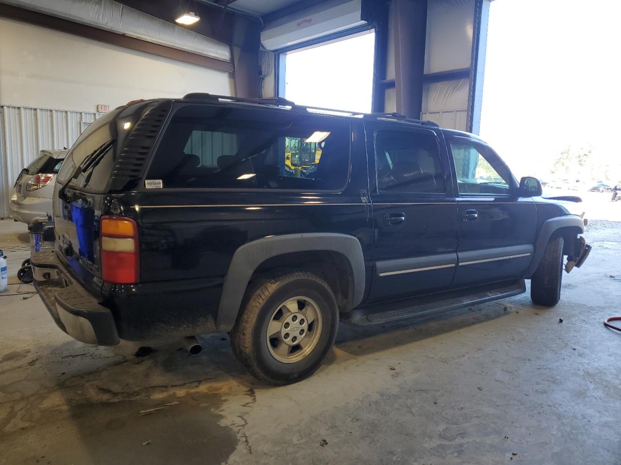 2002 Chevrolet Suburban - Image 3