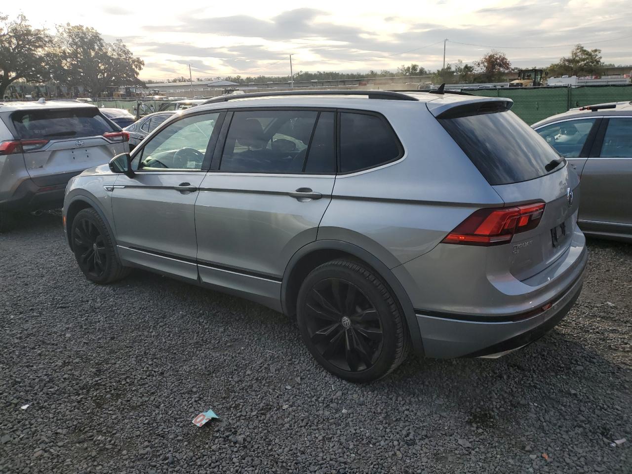 2020 Volkswagen Tiguan - Image 2
