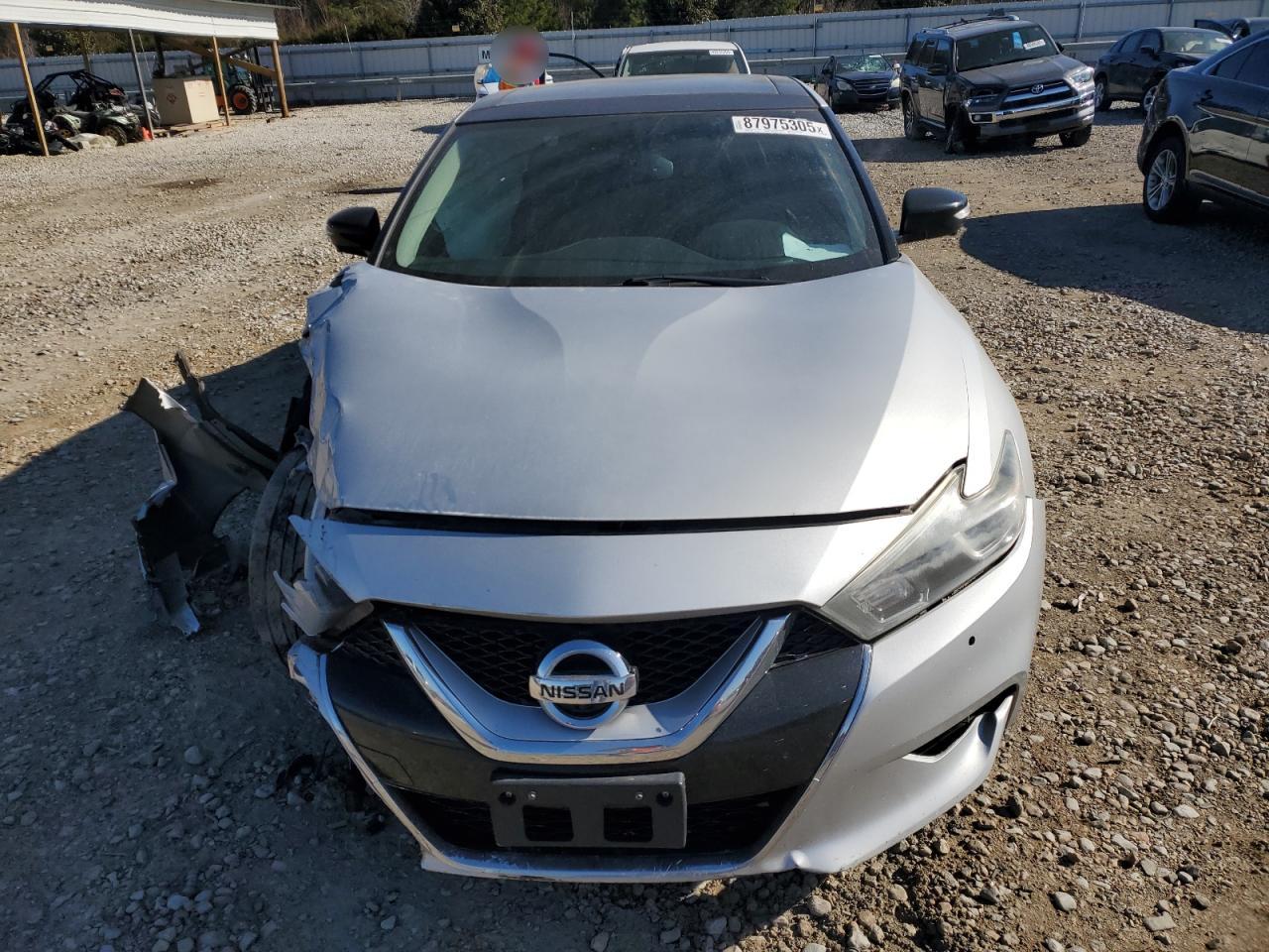 2017 Nissan Maxima - Image 5
