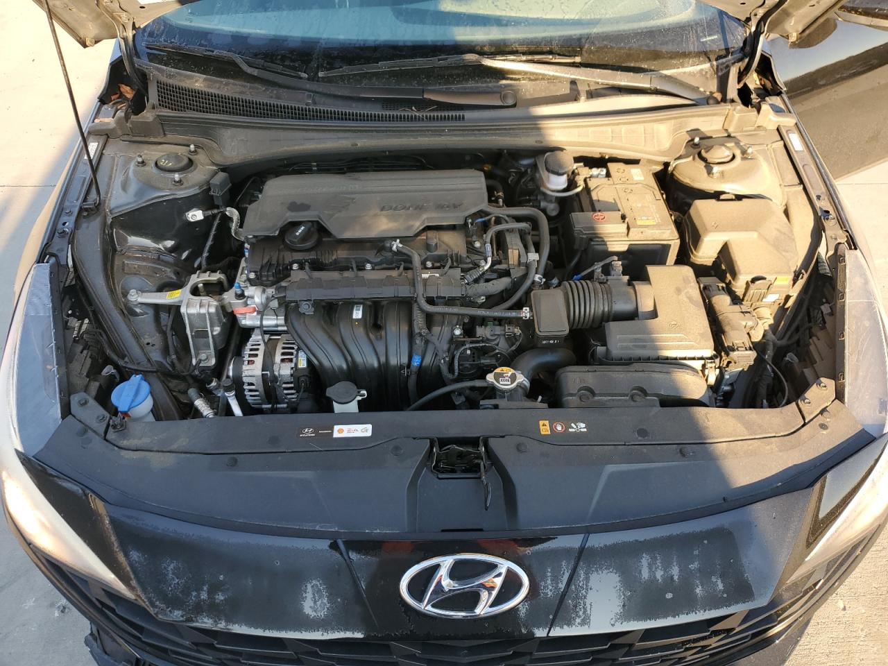 2023 Hyundai Elantra - Image 11