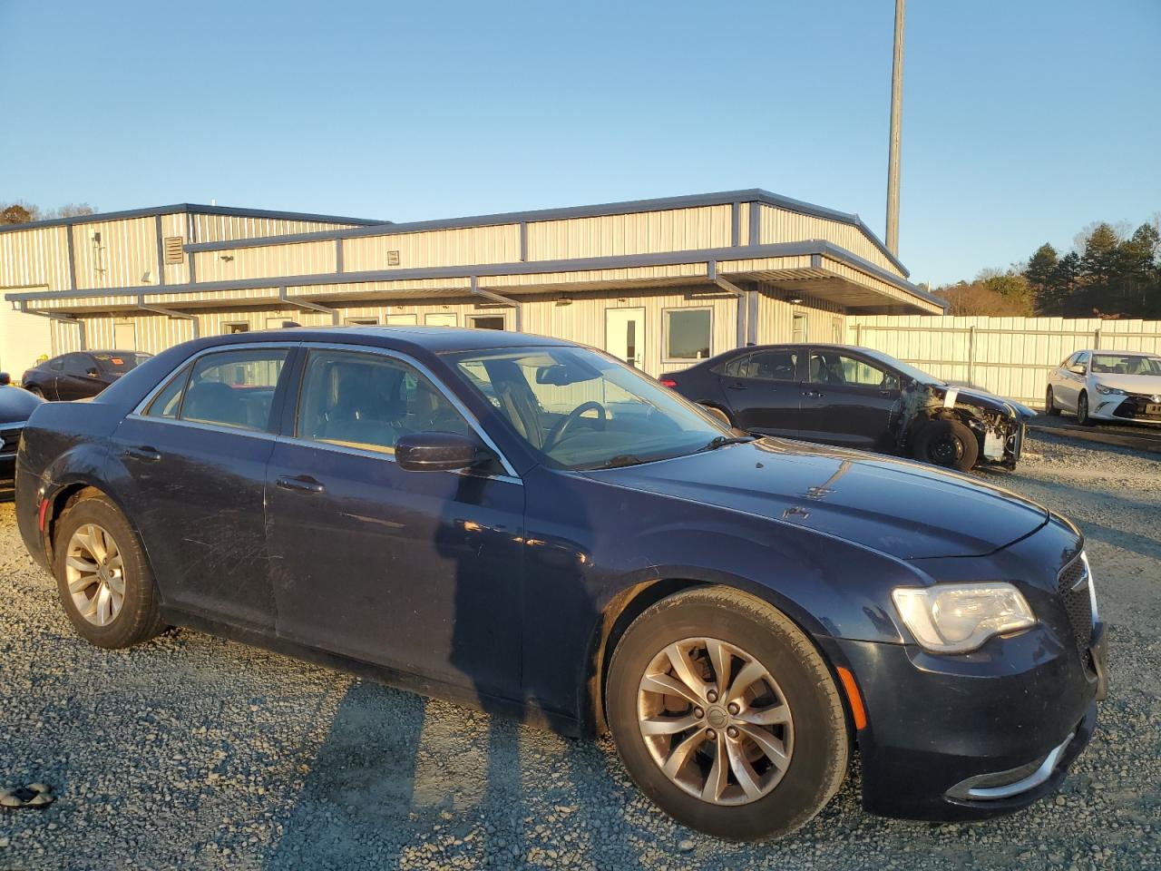 VIN 2C3CCAAG9GH223623 2016 CHRYSLER 300 no.4