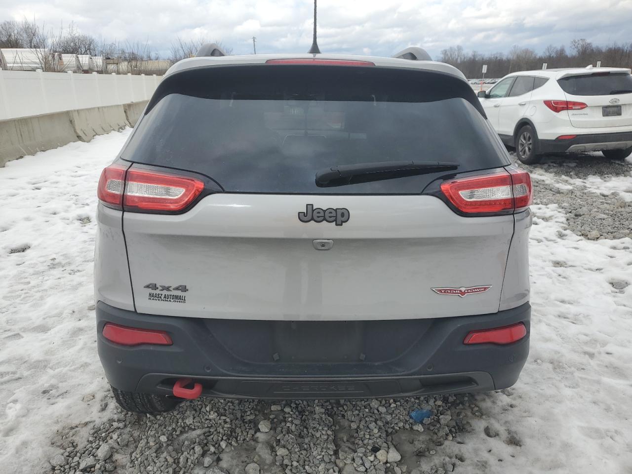 2018 Jeep Cherokee - Image 6