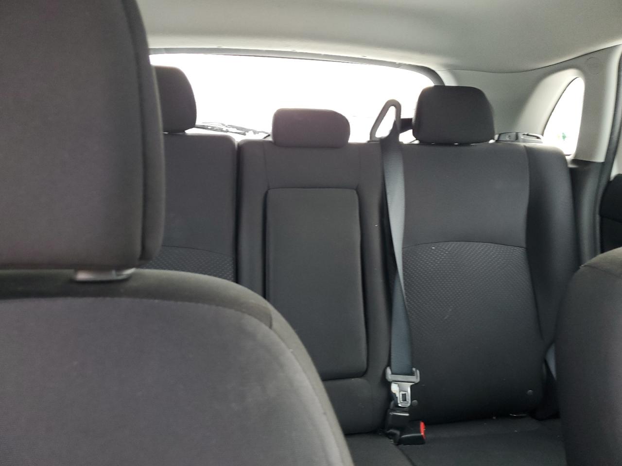 2014 Mitsubishi Outlander - Image 10