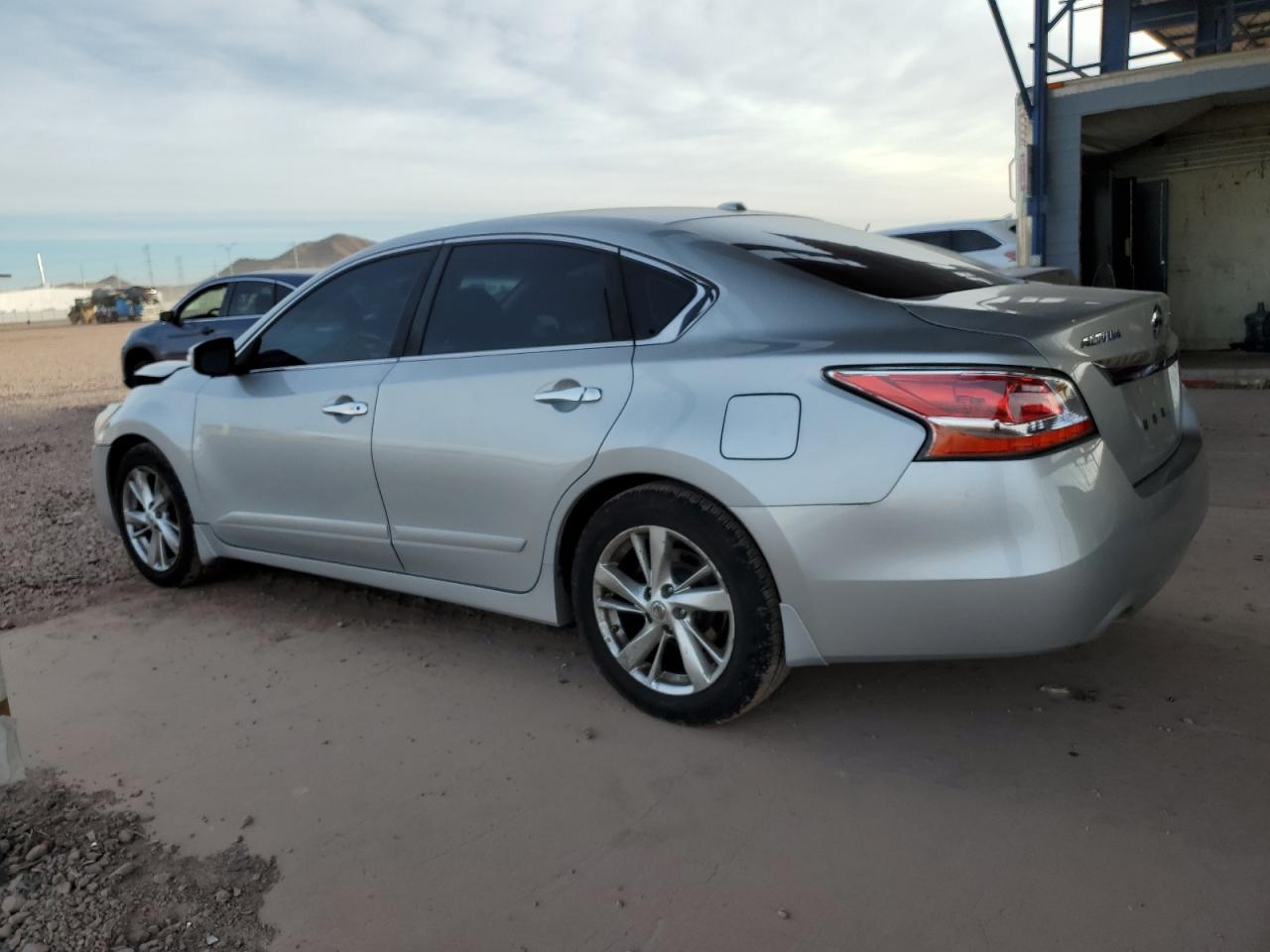 2015 Nissan Altima - Image 2