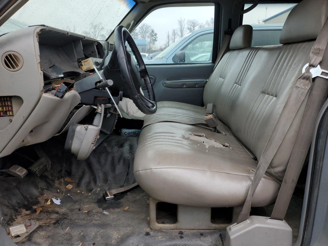 1999 Chevrolet Suburban - Image 7