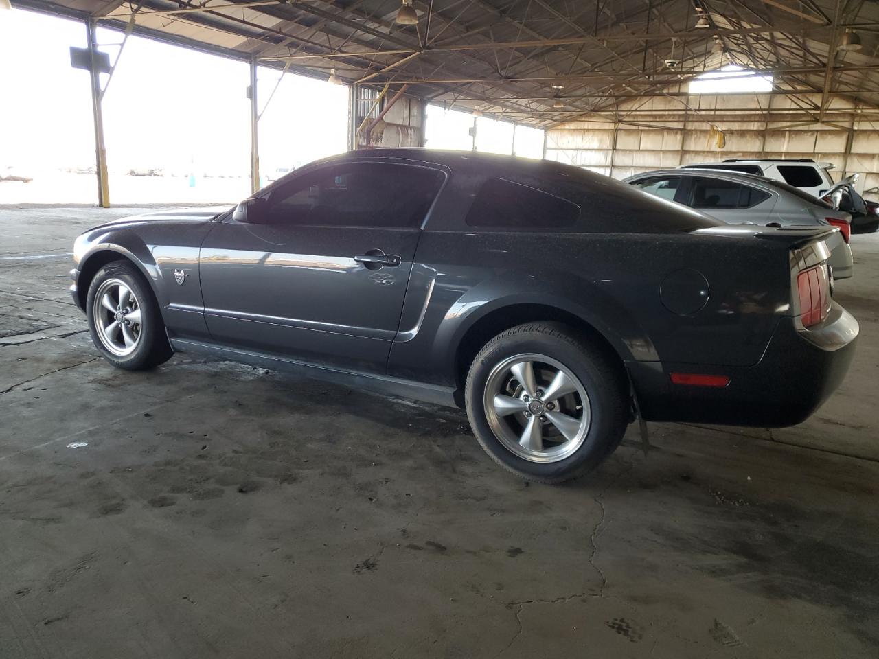 2009 Ford Mustang - Image 2