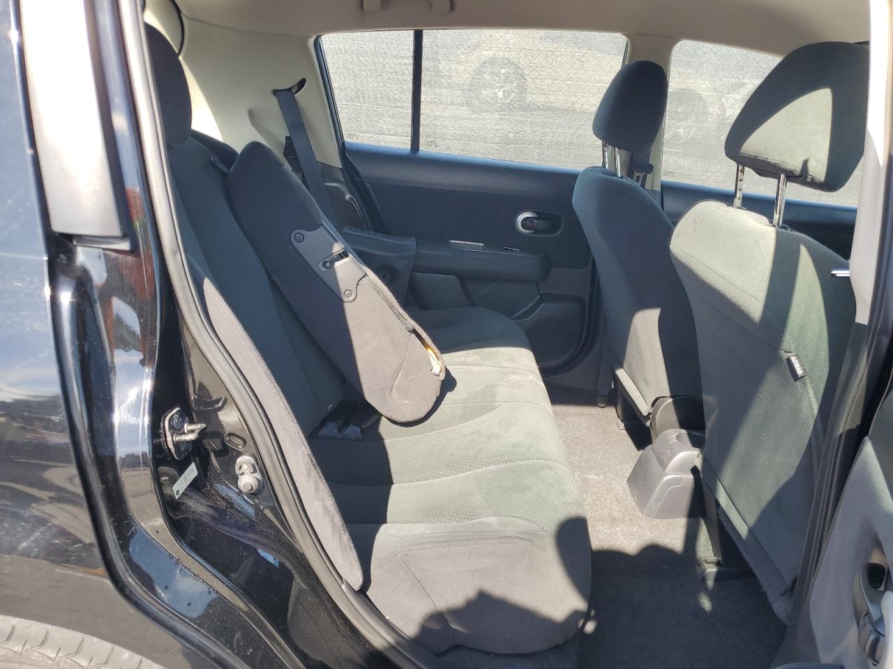 2012 Nissan Versa - Image 10
