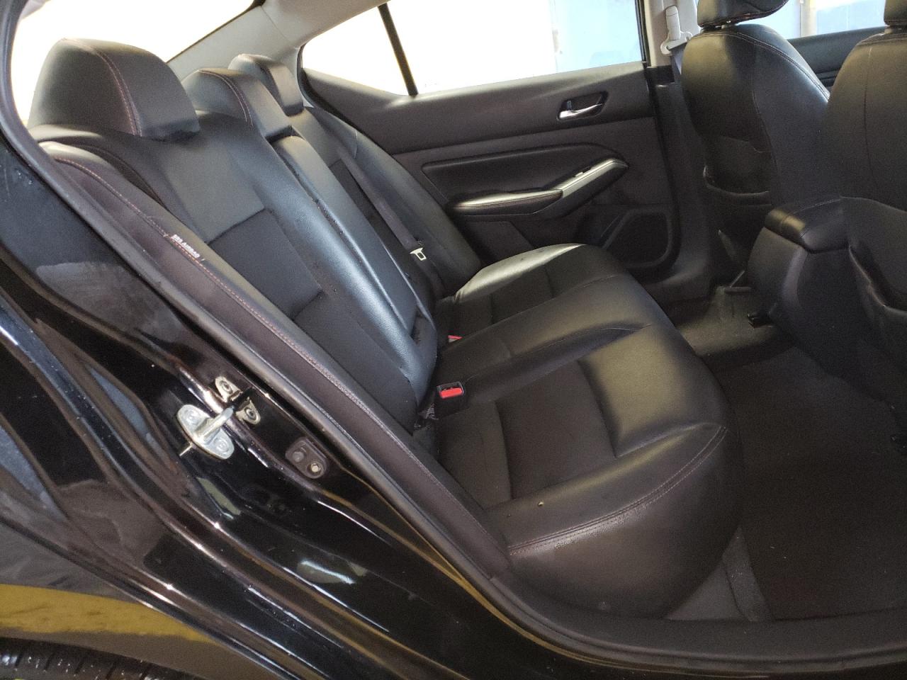 2020 Nissan Altima - Image 10