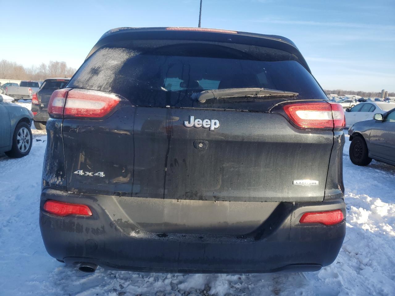 2015 Jeep Cherokee Latitude VIN: 1C4PJMCB9FW673729 Lot: 88727555