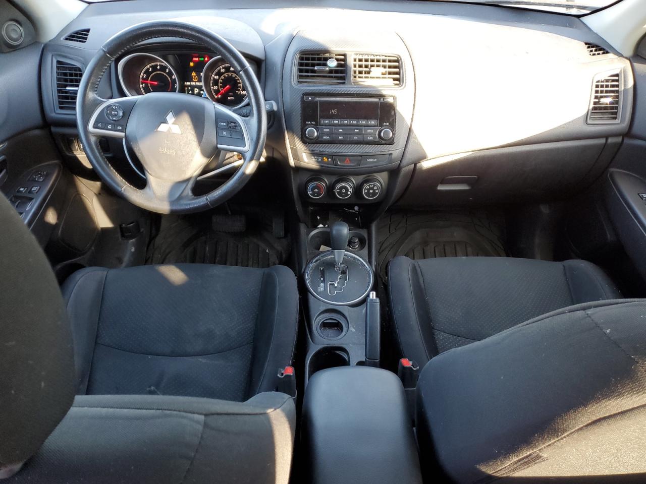 2015 Mitsubishi Outlander - Image 8
