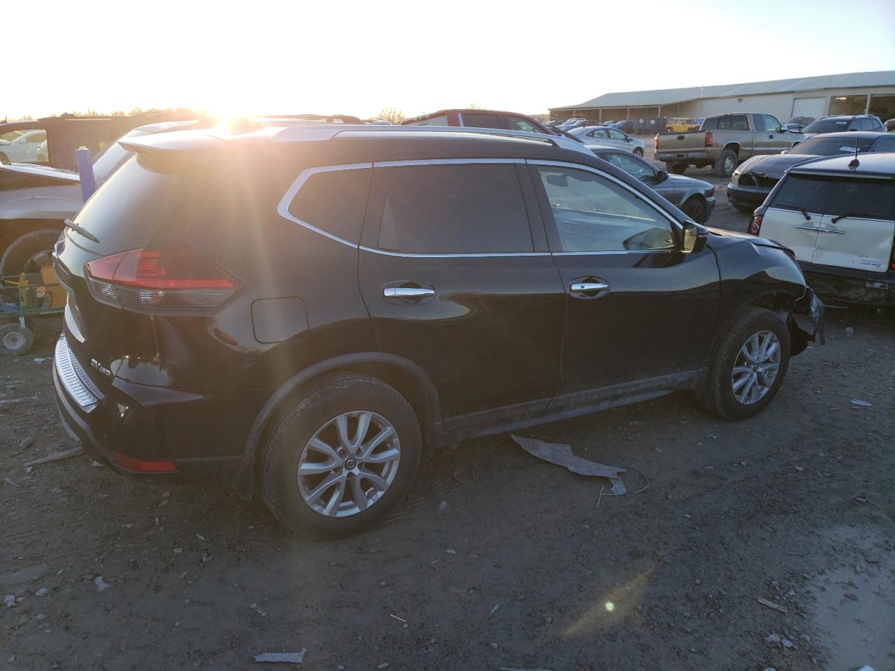 2019 Nissan Rogue - Image 3