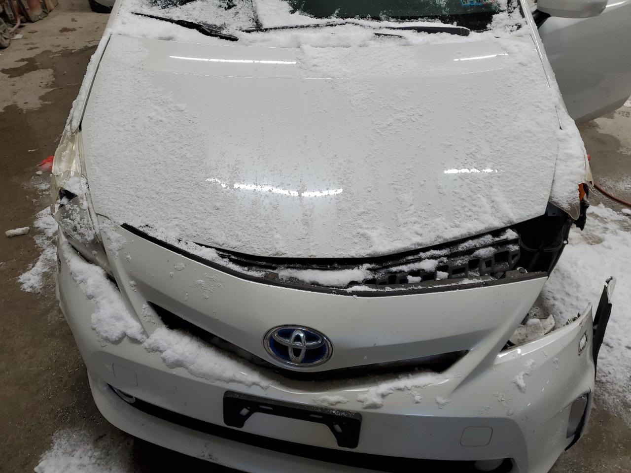 2013 Toyota Prius - Image 13