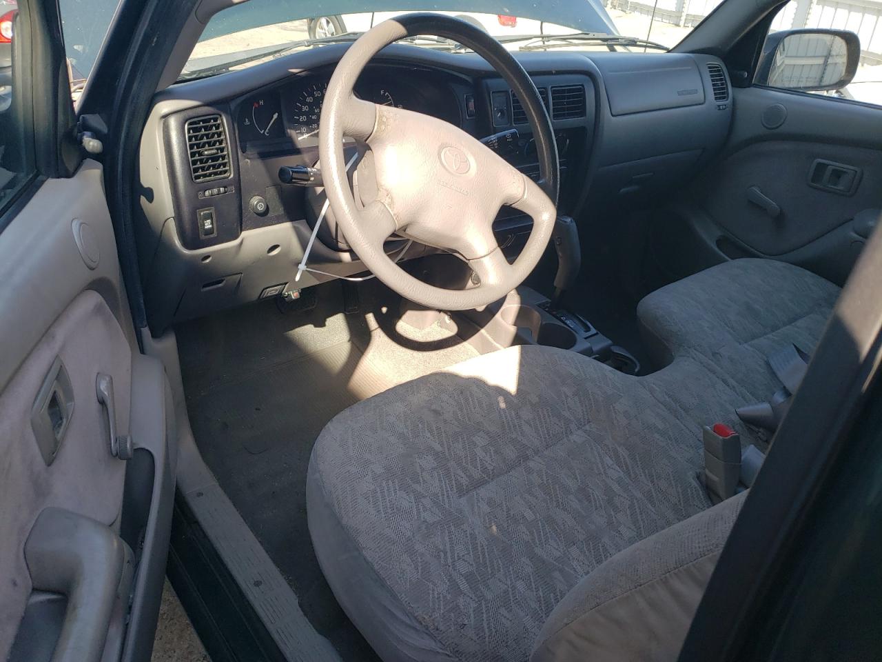 2002 Toyota Tacoma - Image 8