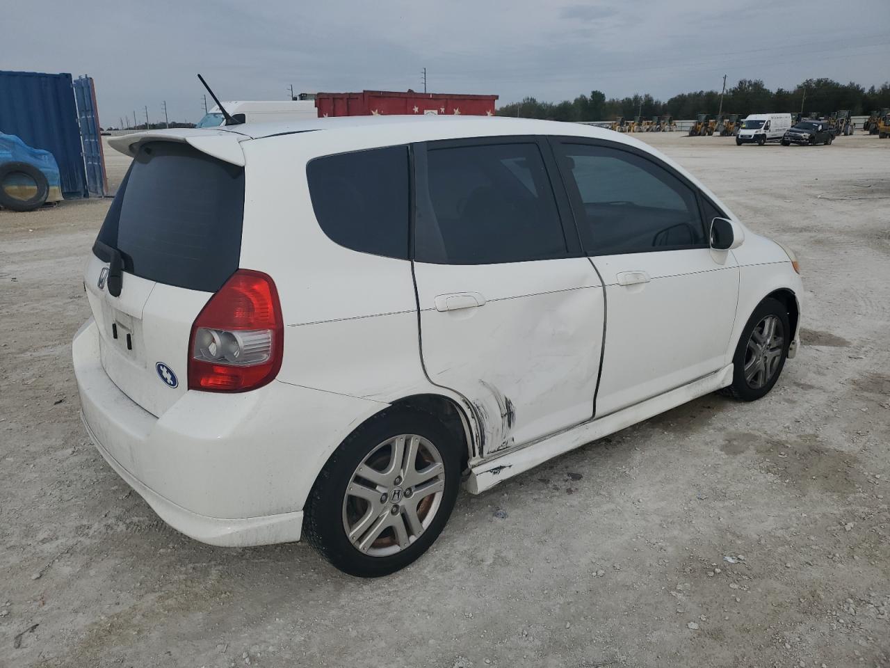 2007 Honda Fit - Image 3