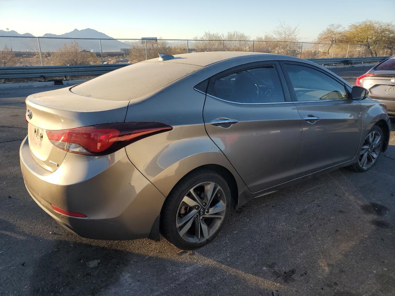 2015 Hyundai Elantra - Image 3