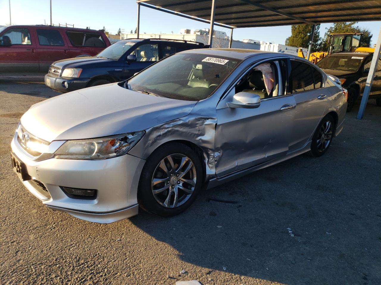 VIN 1HGCR3F9XEA000083 2014 HONDA ACCORD no.1