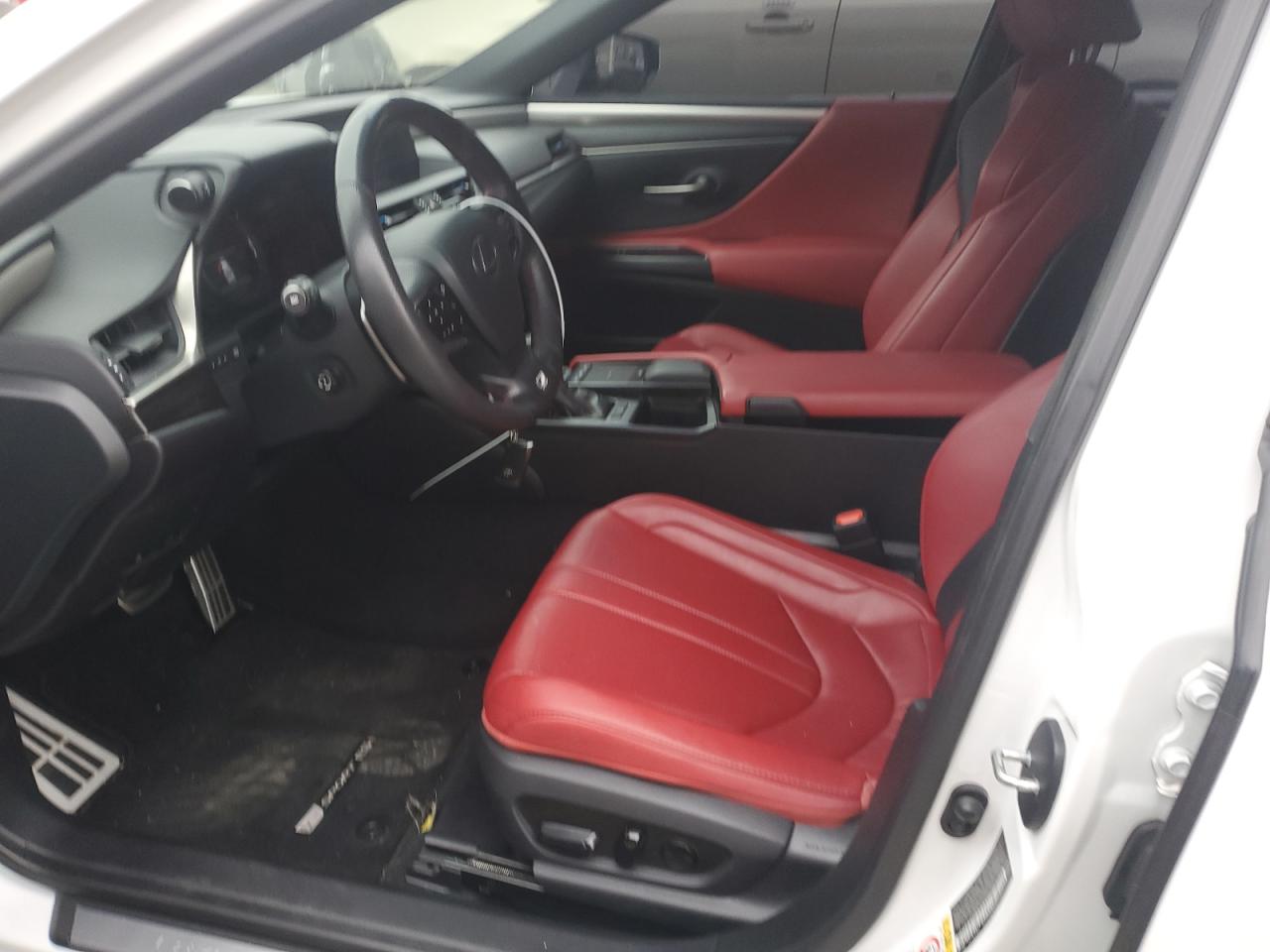 2019 Lexus ES - Image 7