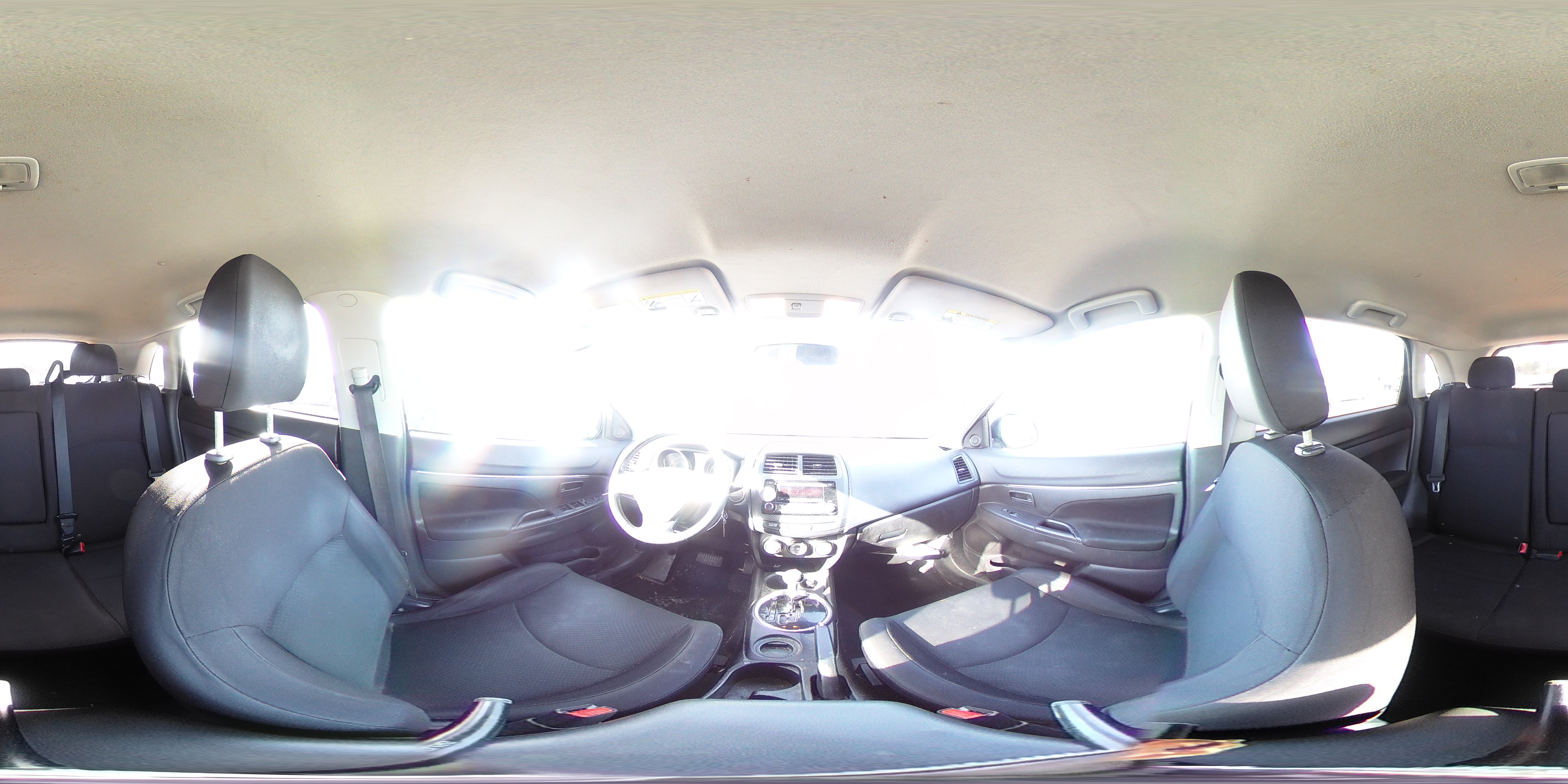 2015 Mitsubishi Outlander - Image 13